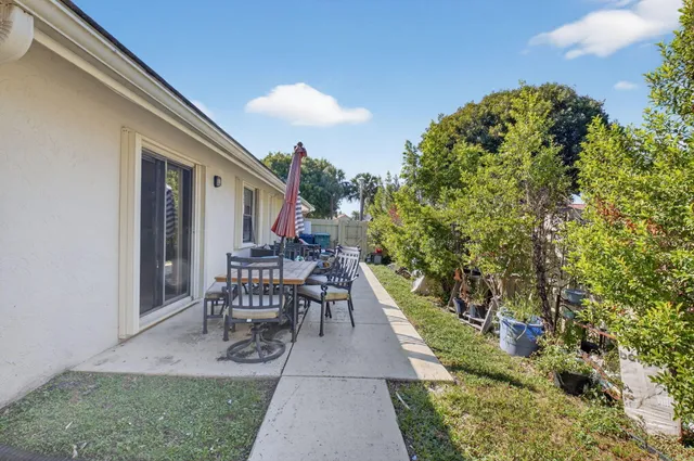 $5,250 | 190 Temple Avenue, Boynton Beach, FL 33436
