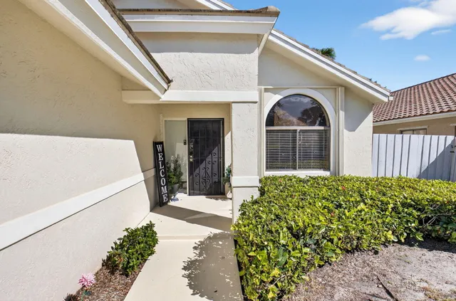 $5,250 | 190 Temple Avenue, Boynton Beach, FL 33436