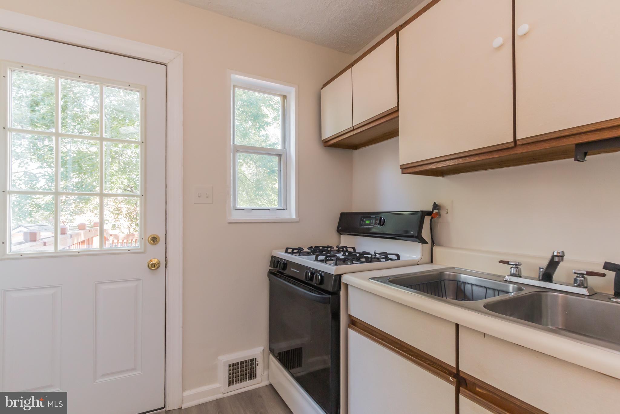 36 South Hudson Street Alexandria, VA 22304 - Photo 13 of 30