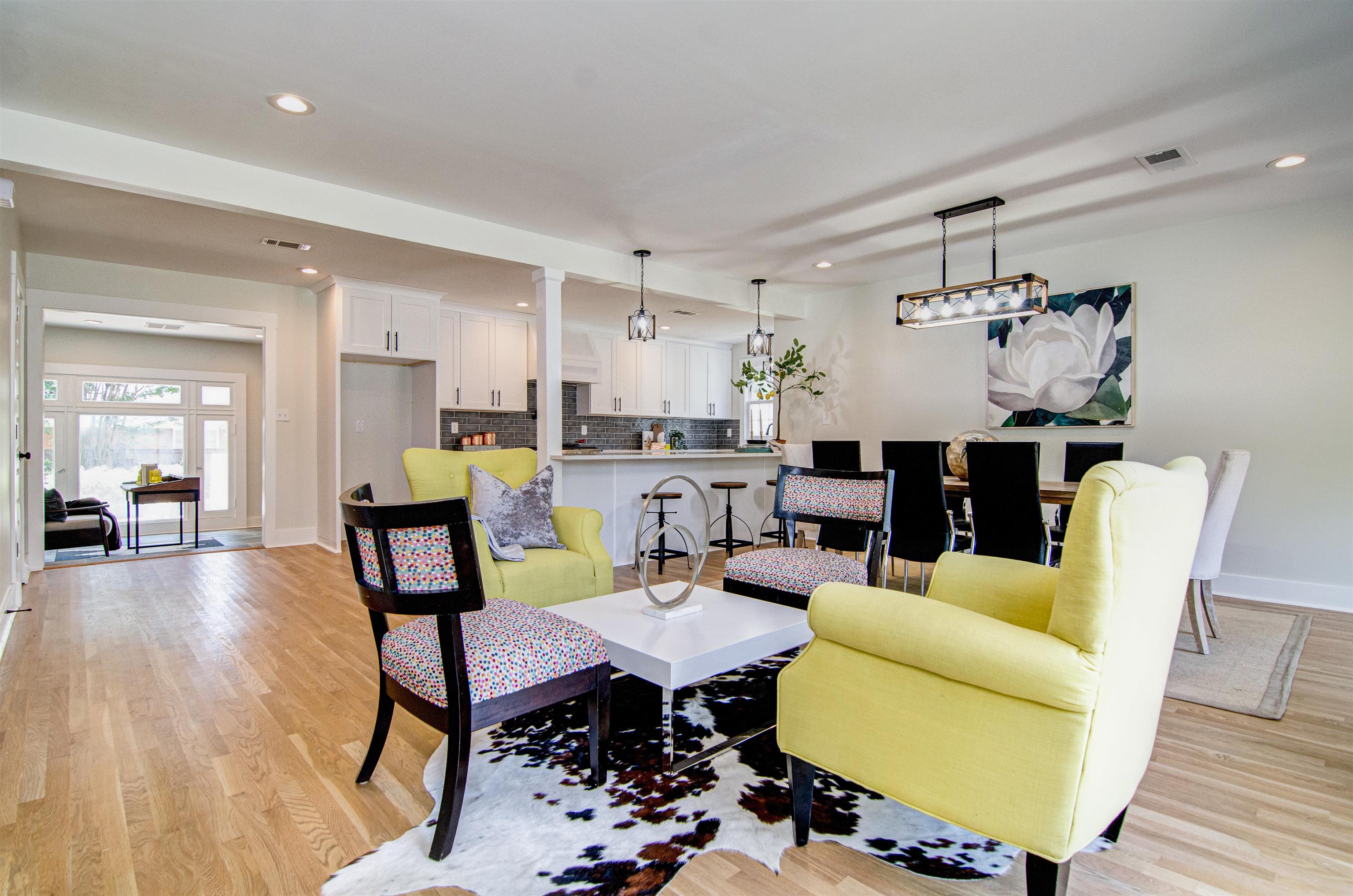 185 Alexander Street Memphis, TN 38111 - Photo 4 of 25 a living room with furniture and kitchen view