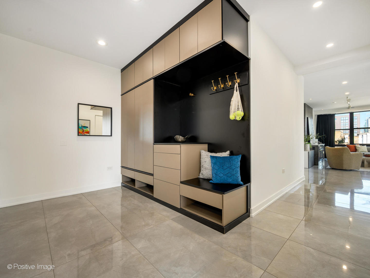 1260 West Washington Boulevard, Unit 404 Chicago, IL 60607 - Photo 2 of 26 a living room with furniture