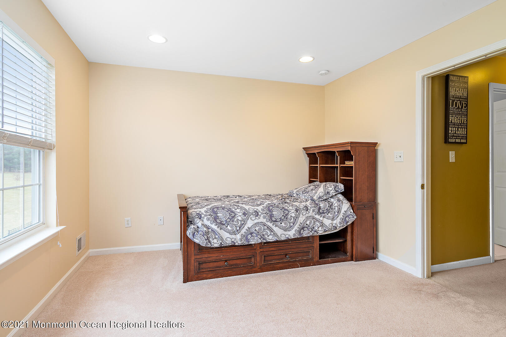 4 Cooper Court Cream Ridge, NJ 08514 - Photo 18 of 31 218