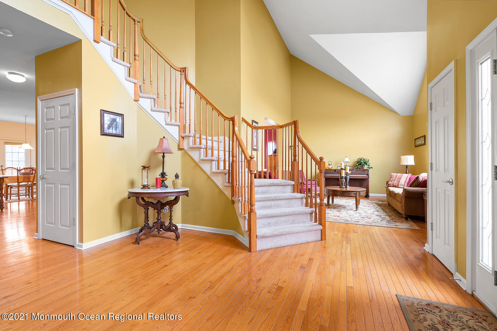 4 Cooper Court Cream Ridge, NJ 08514 - Photo 3 of 31 203