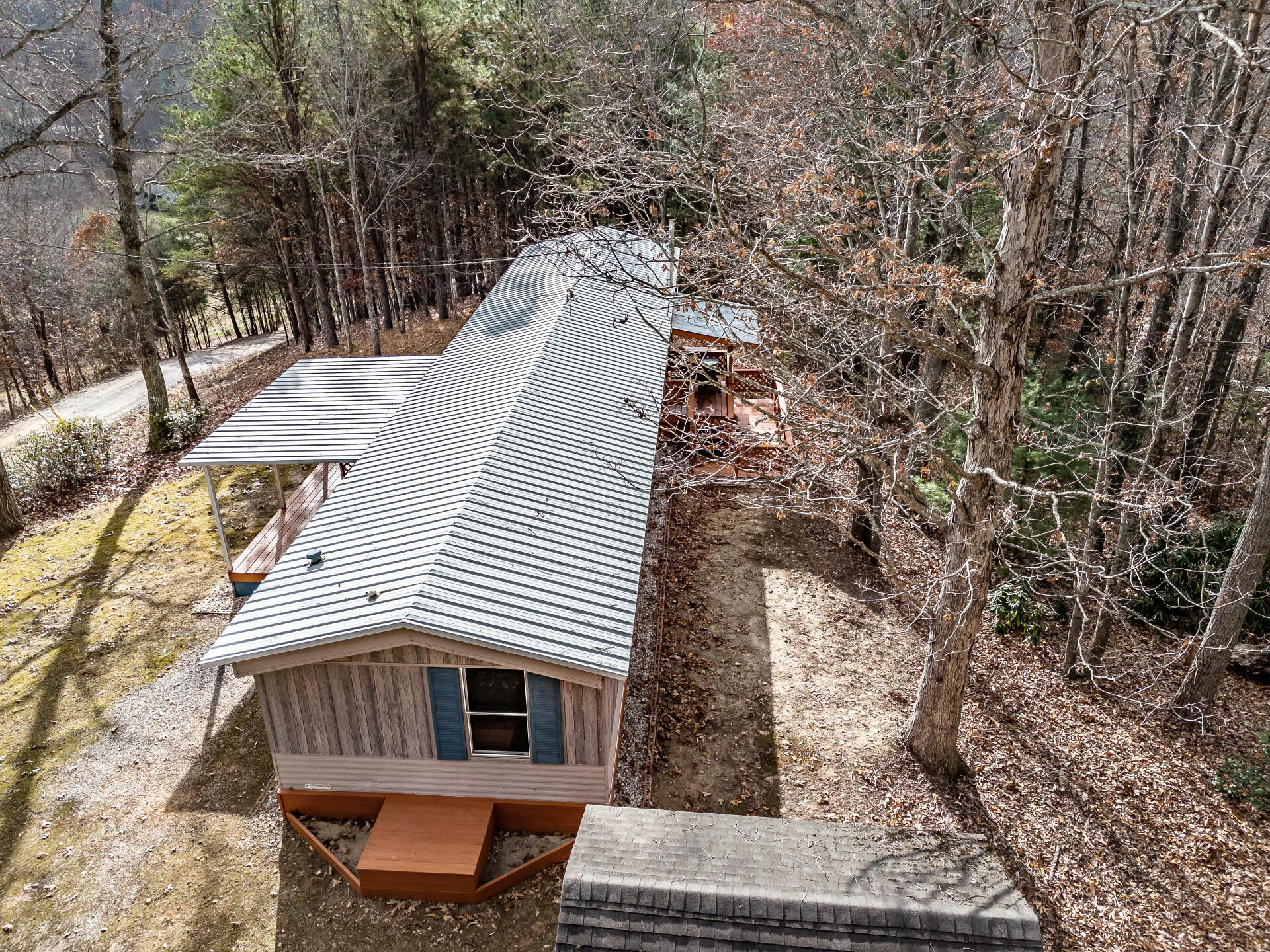 2245 Middle Creek Road Afton, TN 37616 - Photo 4 of 48 2245MiddleCkA__052