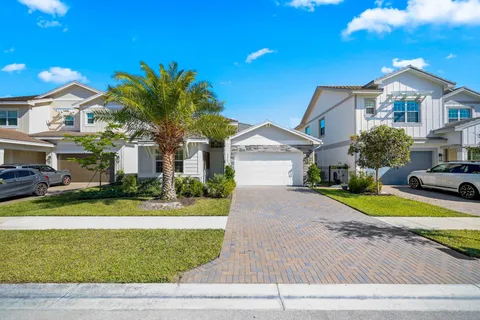 $700,000 | 19545 Broad Shore Walk, Loxahatchee, FL 33470