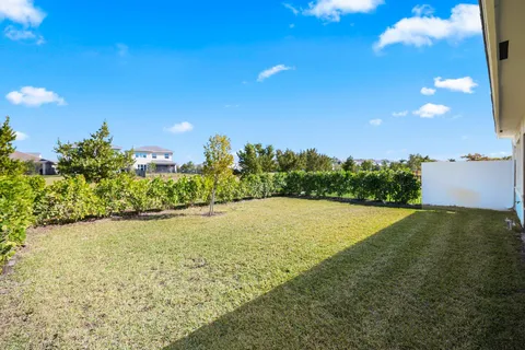 $700,000 | 19545 Broad Shore Walk, Loxahatchee, FL 33470