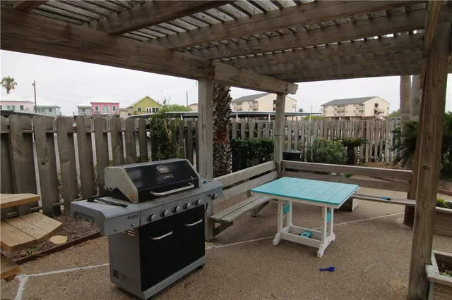 $2,430 | 4242 Gulfbreeze Boulevard, Unit 205, Corpus Christi, TX 78402
