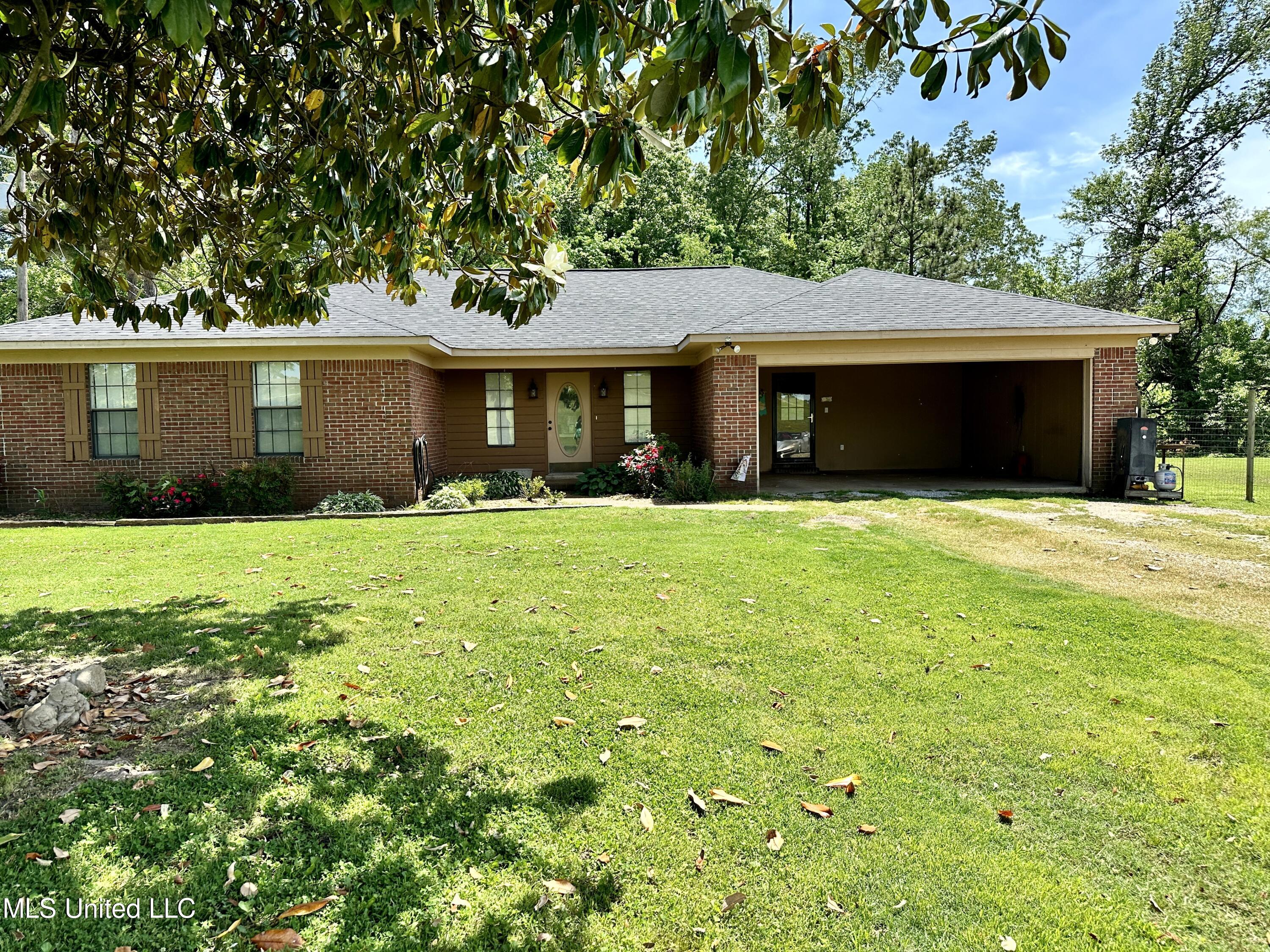 7465 Allison Road Olive Branch, MS 38654 - Photo 3 of 31 IMG_4379