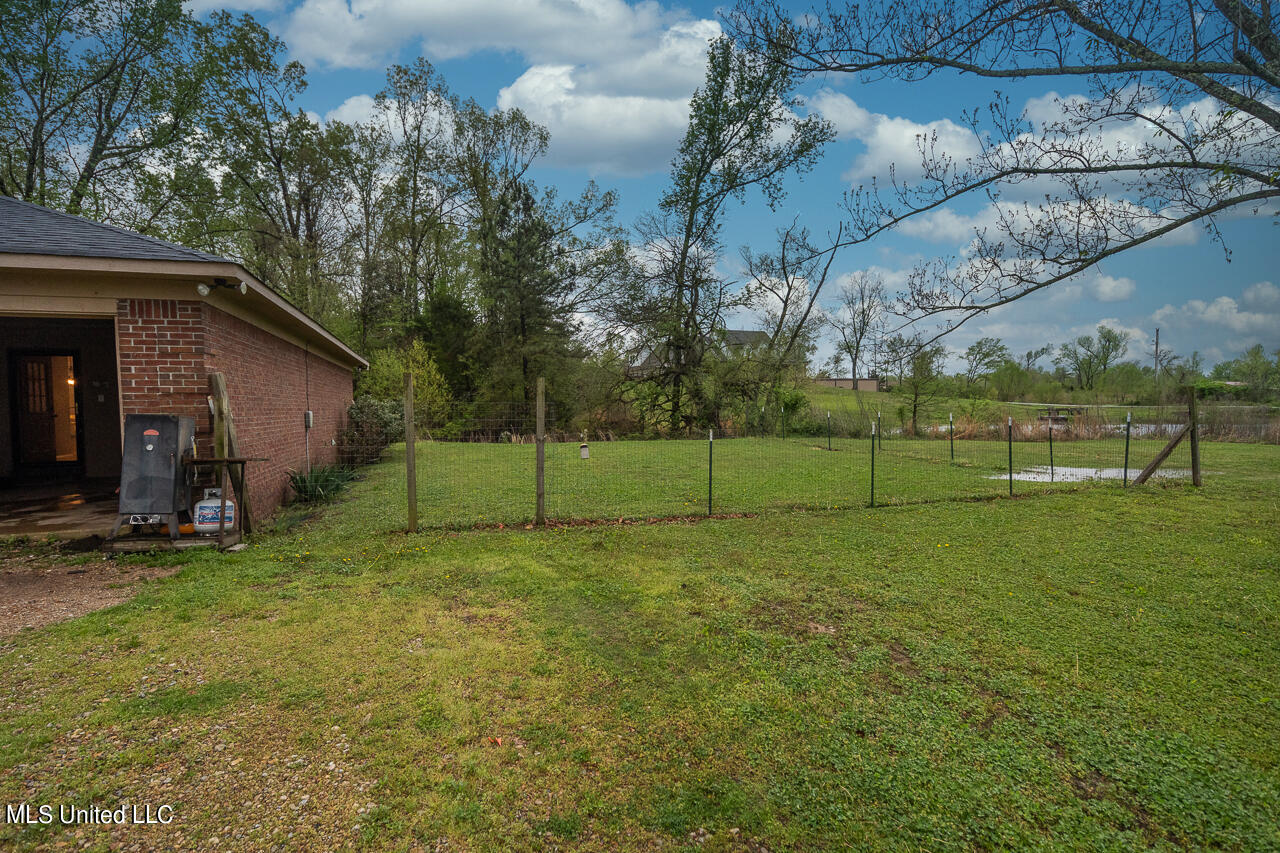 7465 Allison Road Olive Branch, MS 38654 - Photo 4 of 31 AlisonRd-39-Edit-29