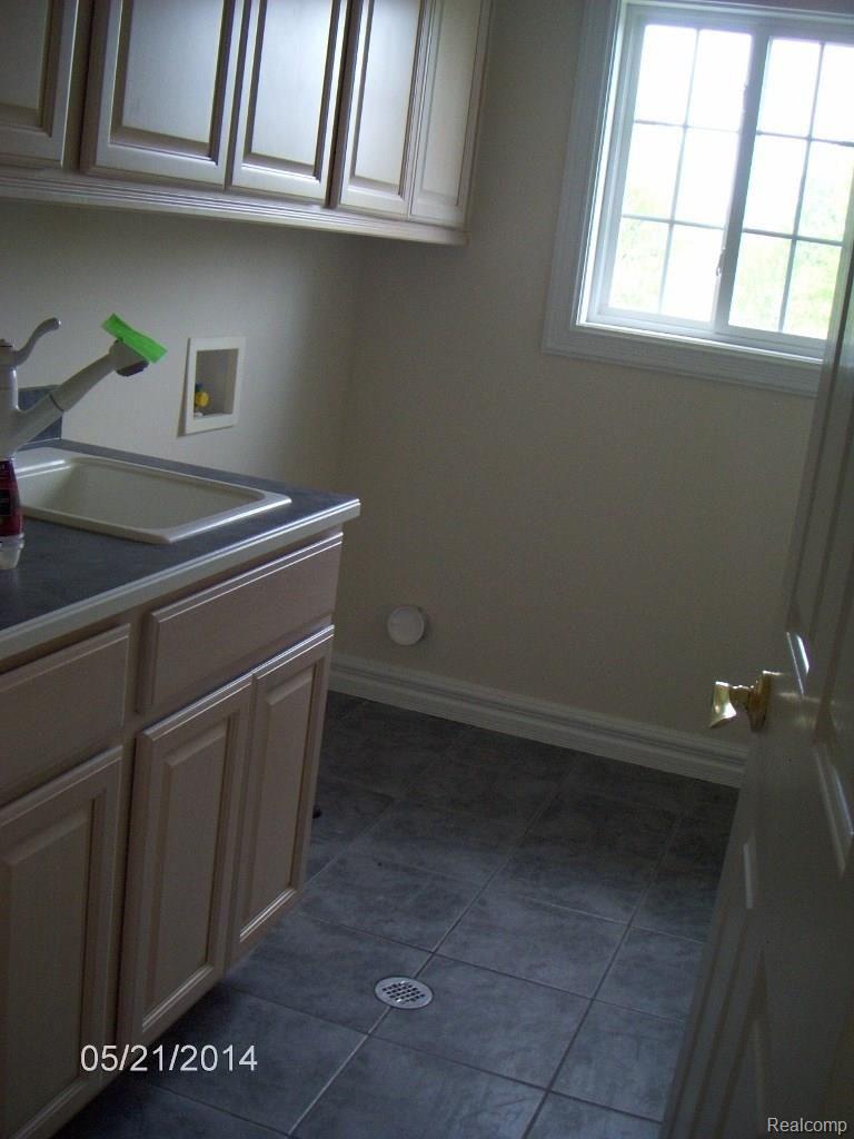 7744 Metcalf Road Avoca, MI 48006 - Photo 21 of 33 HPIM9878 (768x1024).jpg
