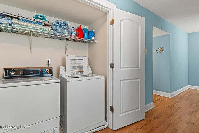 a bathroom with a bath tub