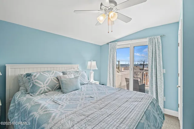 a view of entryway with a front door