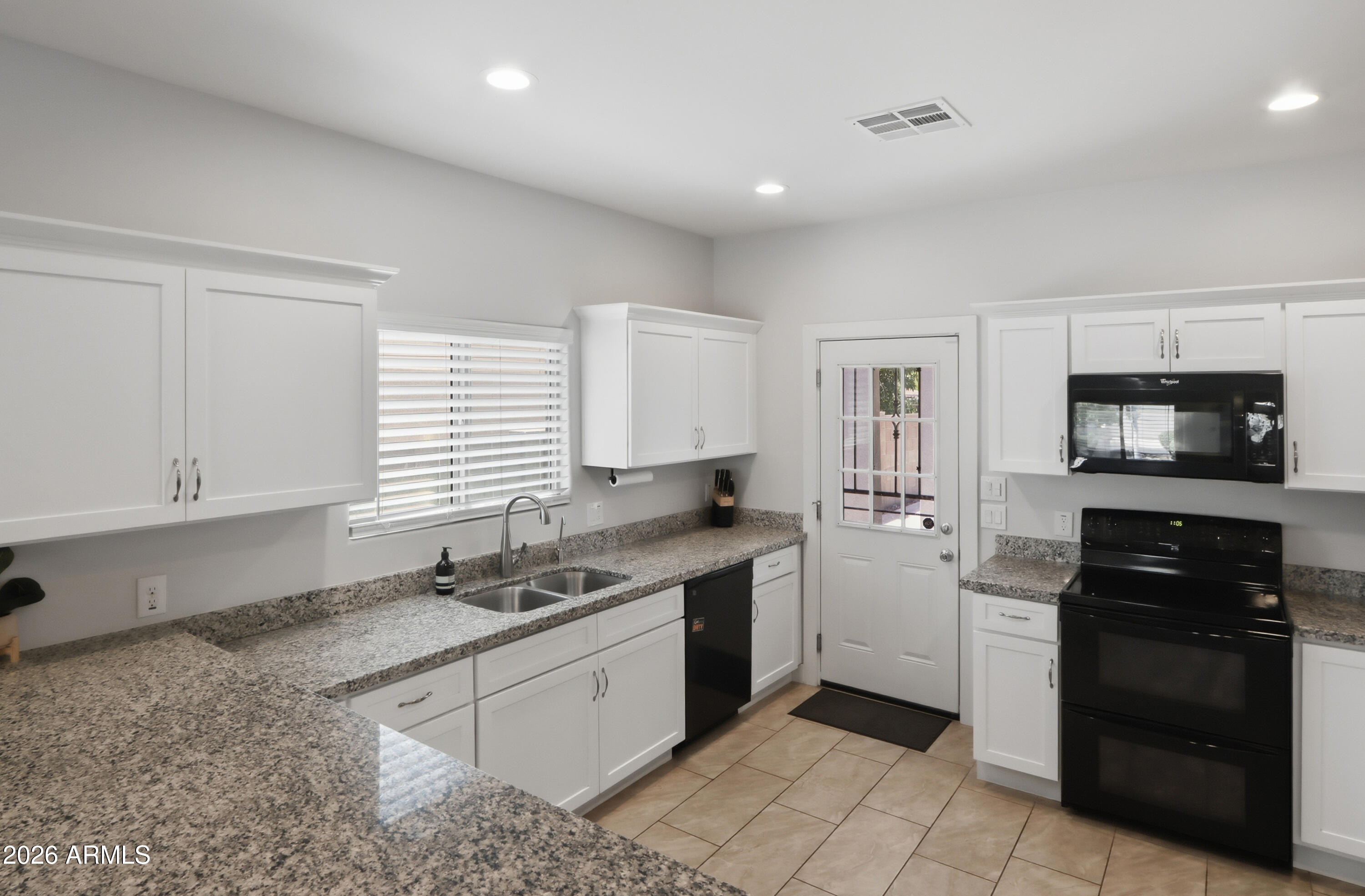 317 East Mountain View Road Phoenix, AZ 85020 - Photo 13 of 38
