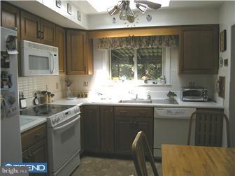 529 Kennerly Road Springfield, PA 19064 - Photo 4 of 12 Kitchen
