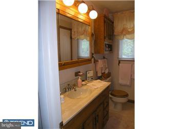 529 Kennerly Road Springfield, PA 19064 - Photo 8 of 12 Bathroom