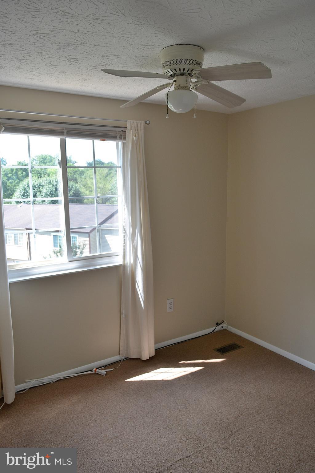 1401 Farmcrest Way Silver Spring, MD 20905 - Photo 22 of 30 Bedroom 3
