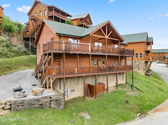 $1,159,999 | 1237 Bird Nest Way, Sevierville, TN 37862