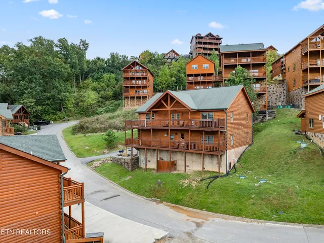 $1,159,999 | 1237 Bird Nest Way, Sevierville, TN 37862