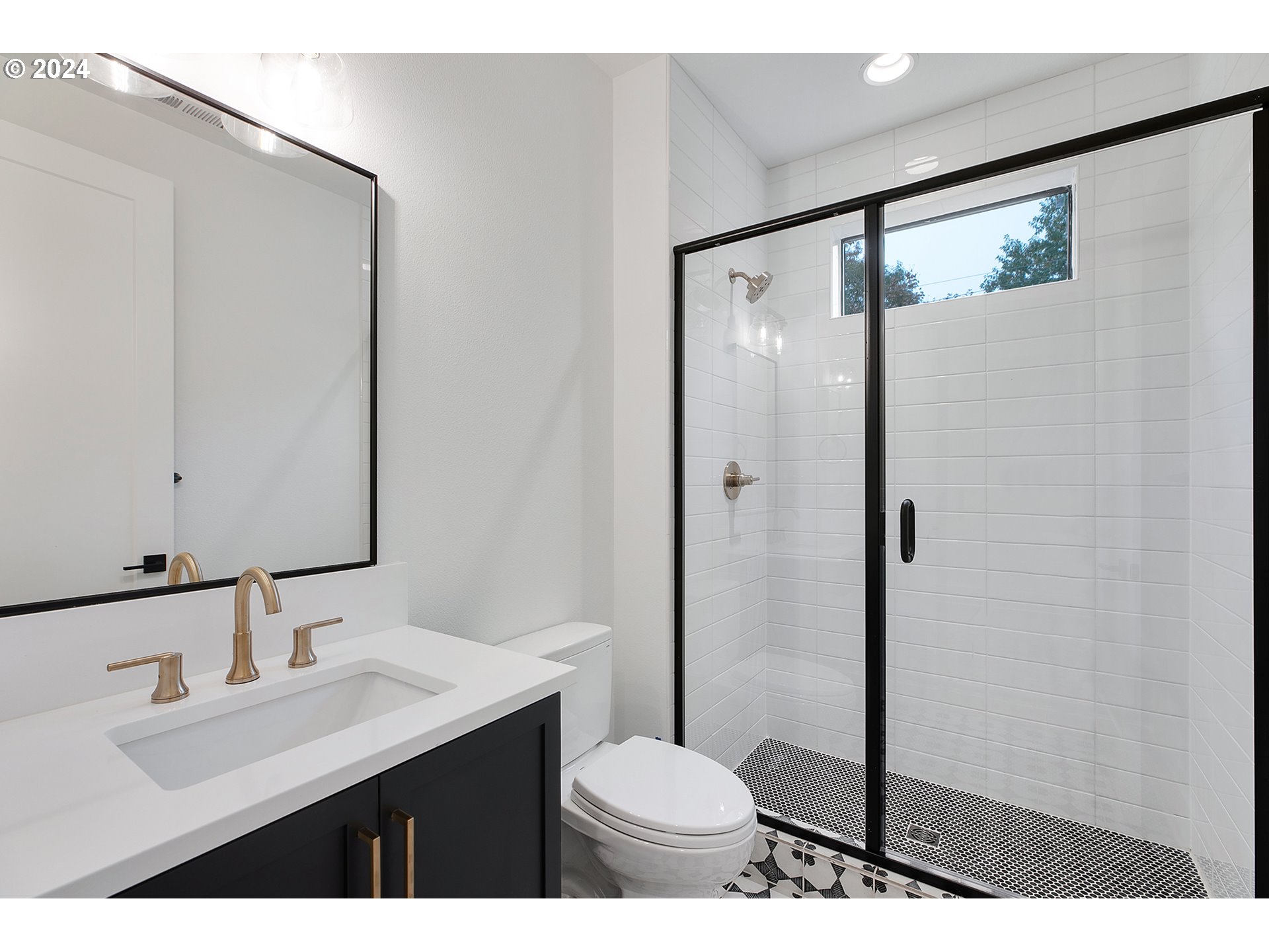 5525 Southwest Childs Road Lake Oswego, OR 97035 - Photo 7 of 48 Bathroom