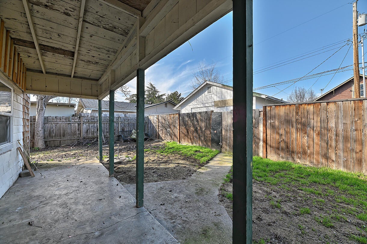 537 Laurel Street Central Point, OR 97502 - Photo 21 of 27 DSC_8575