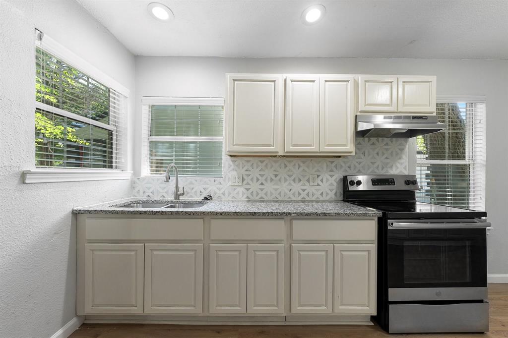 1330 Fordham Road Dallas, TX 75216 - Photo 12 of 37