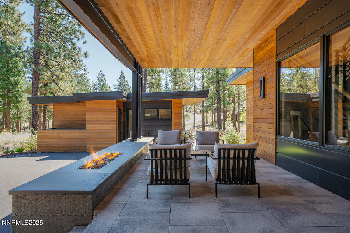181 Redding Way Carson City, NV 89705 - Photo 32 of 40 a outdoor space with seating