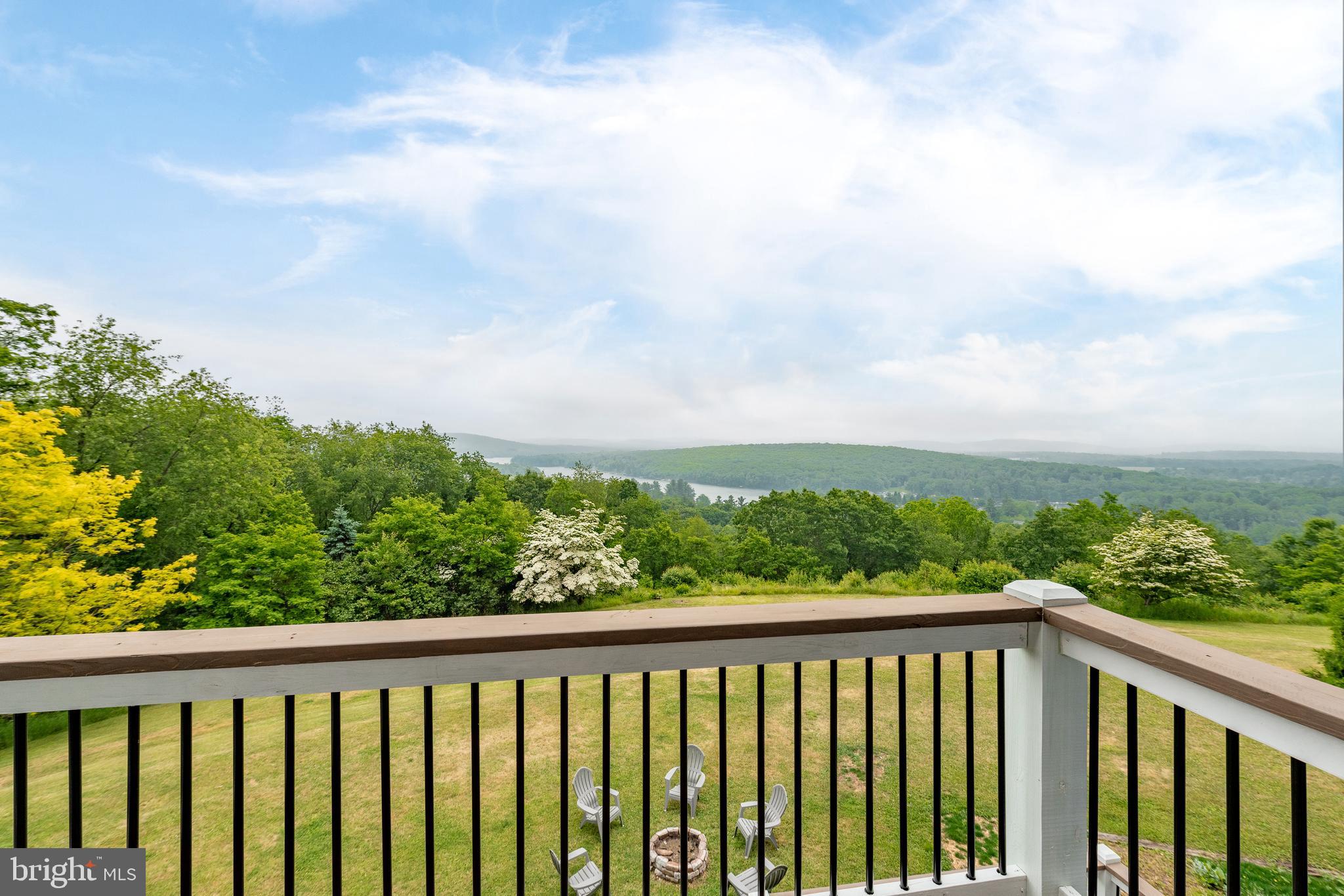 467 Paradise Ridge Road Oakland, MD 21550 - Photo 4 of 64 a balcony with an outdoor view