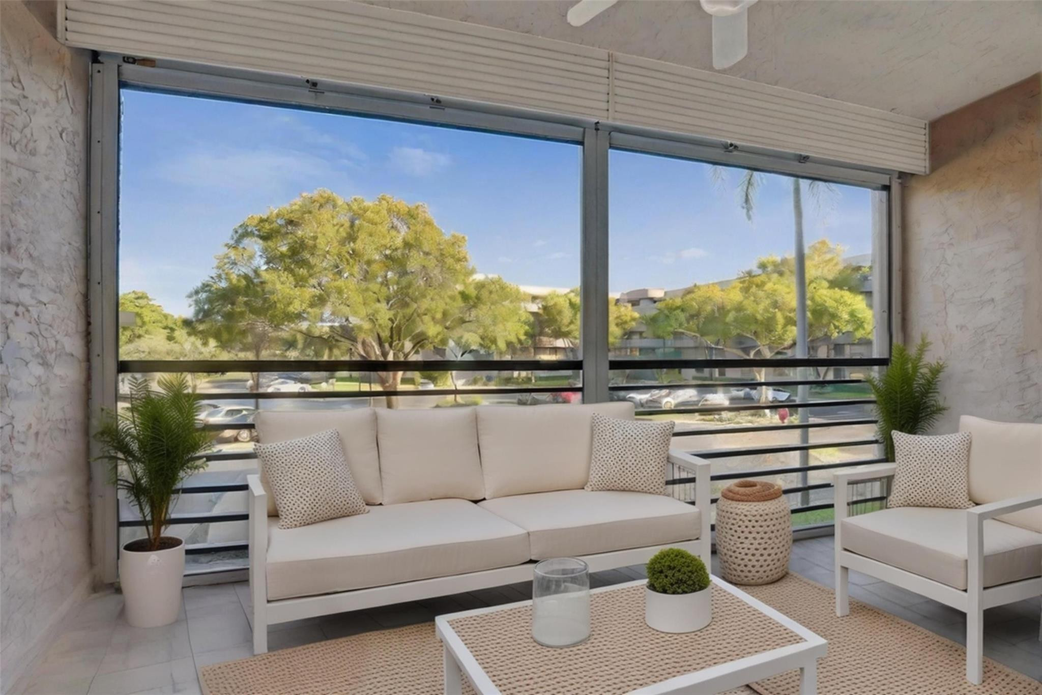 900 Colony Point Circle, Unit 221 Pembroke Pines, FL 33026 - Photo 14 of 29 Covered/screened patio