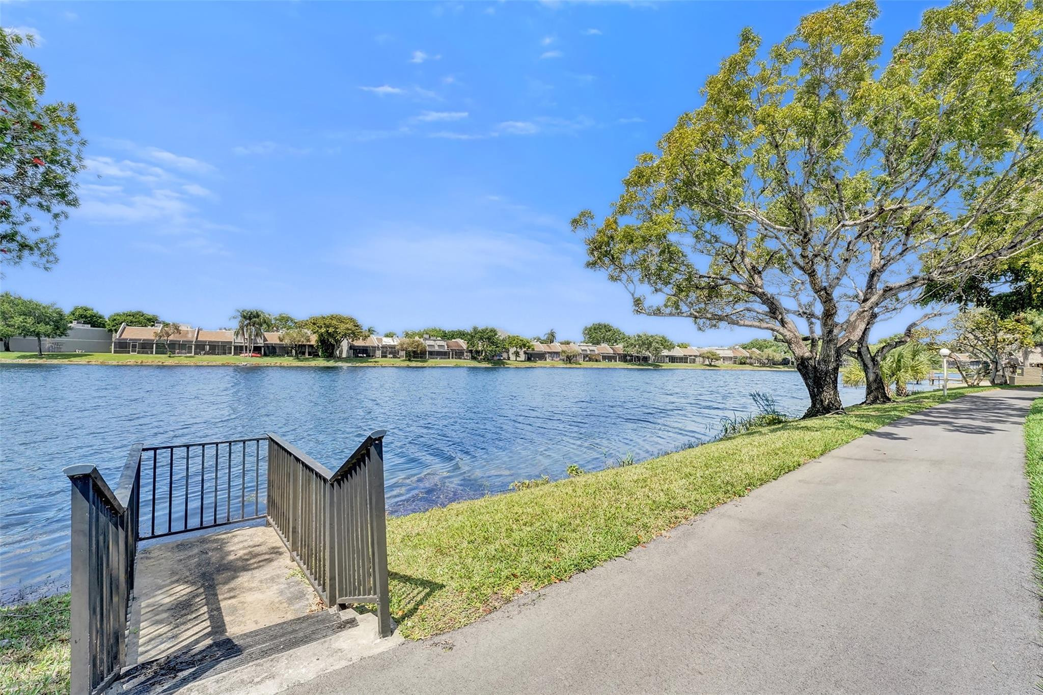 900 Colony Point Circle, Unit 221 Pembroke Pines, FL 33026 - Photo 22 of 29 Photo 22