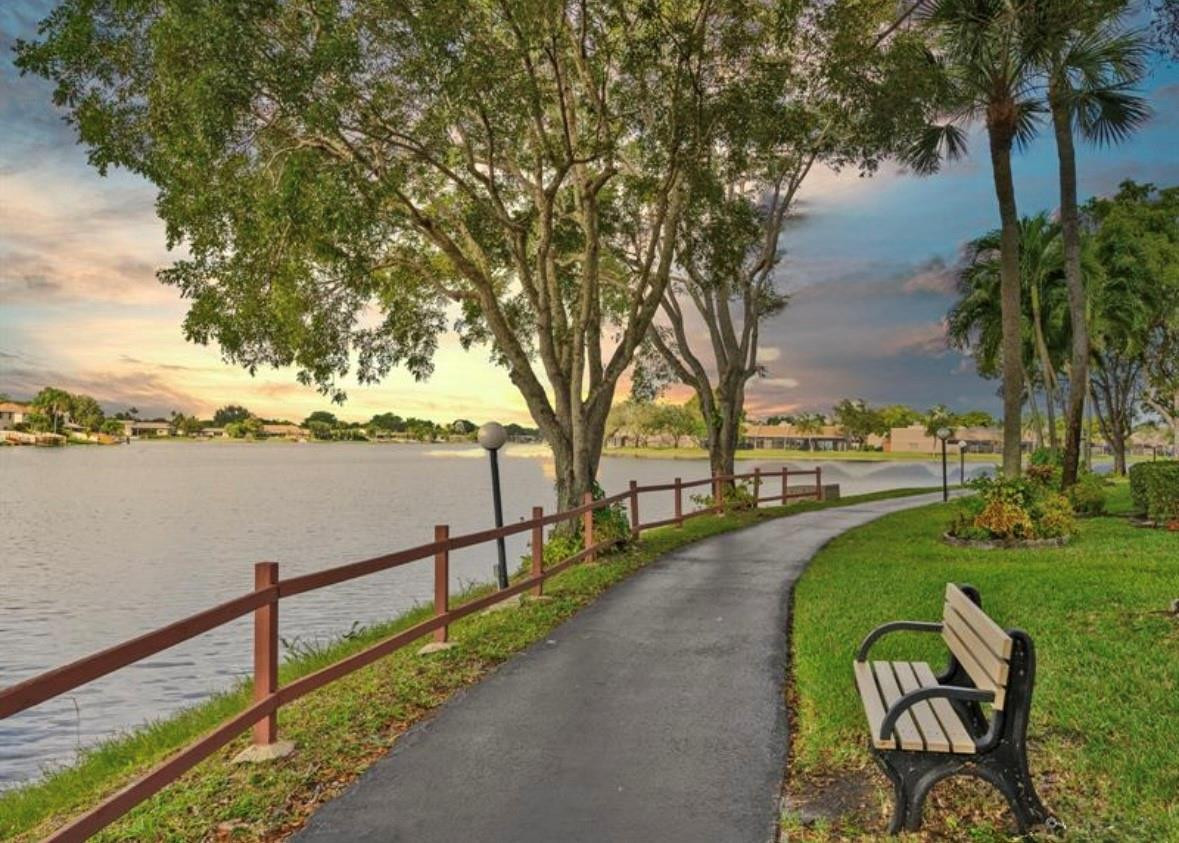 900 Colony Point Circle, Unit 221 Pembroke Pines, FL 33026 - Photo 23 of 29 Photo 23