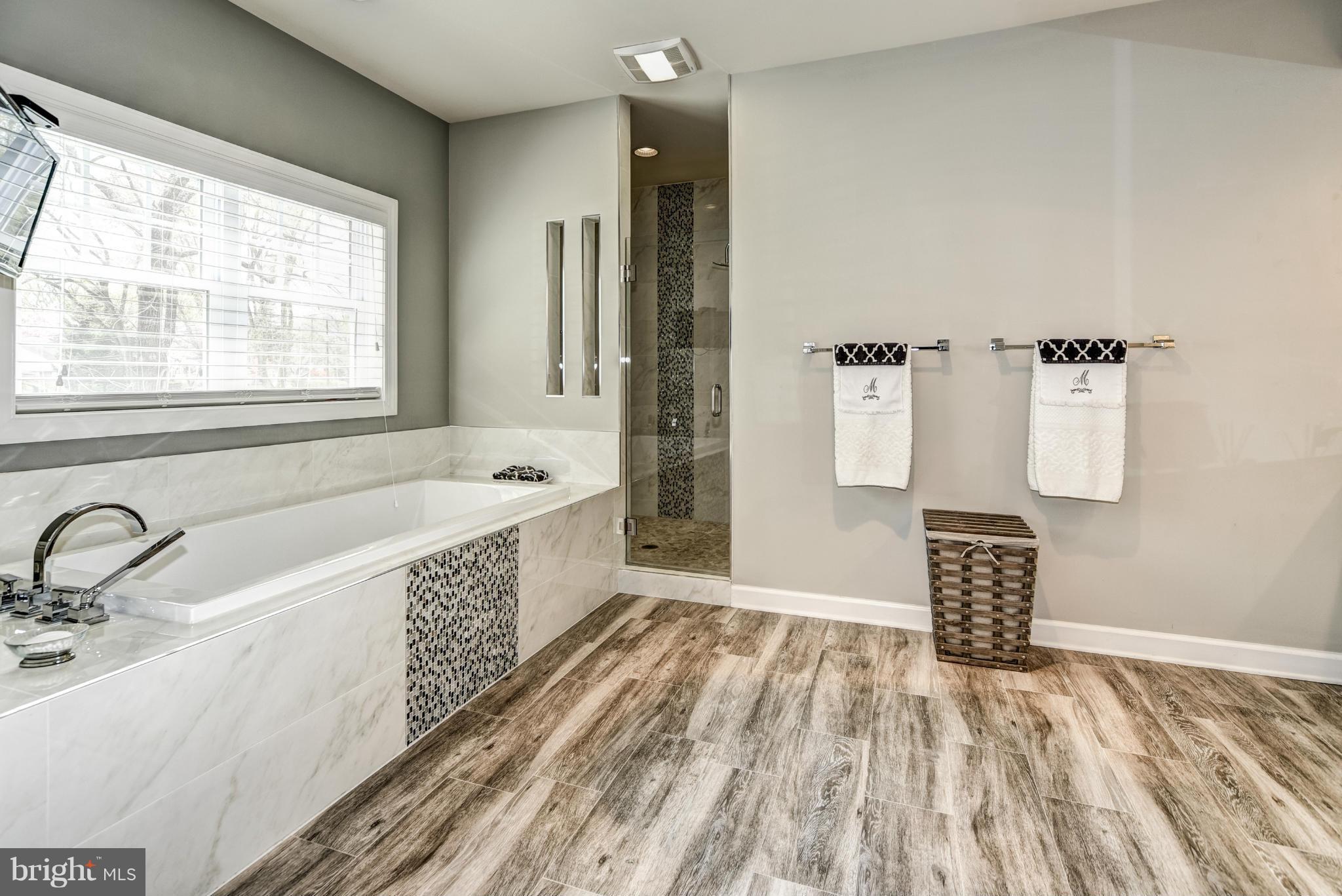 5808 Ipswich Road Bethesda, MD 20814 - Photo 14 of 30 Bath (Master)