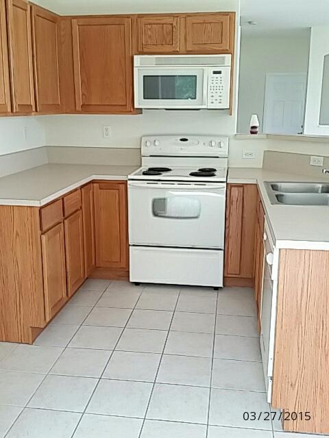 3221 Laurel Ridge Circle Riviera Beach, FL 33404 - Photo 5 of 14 2015-03-27 12.20.18.jpg