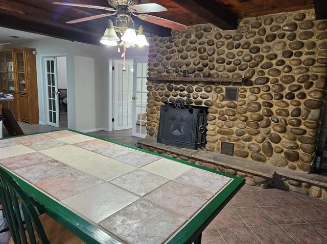 $490,000 | 1018 An County Road 2301, Tennessee Colony, TX 75861