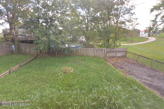 509 Ash Road Covington, KY 41015 - Photo 5 of 20 Backyard