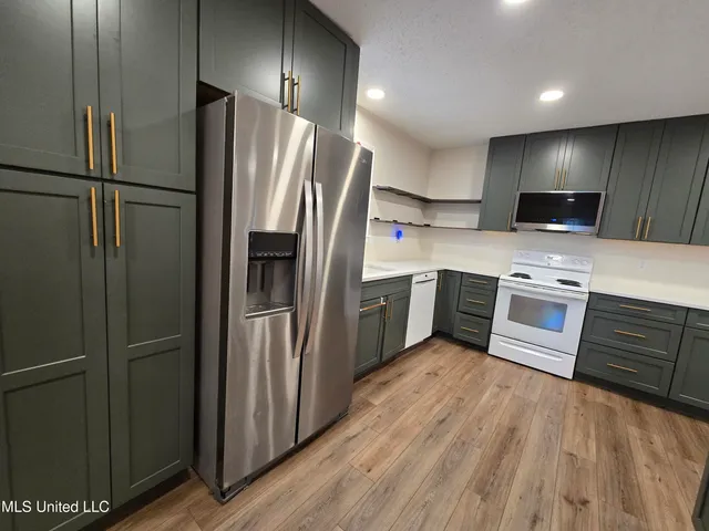 $1,900 | 2194 George Walton Drive, Biloxi, MS 39531