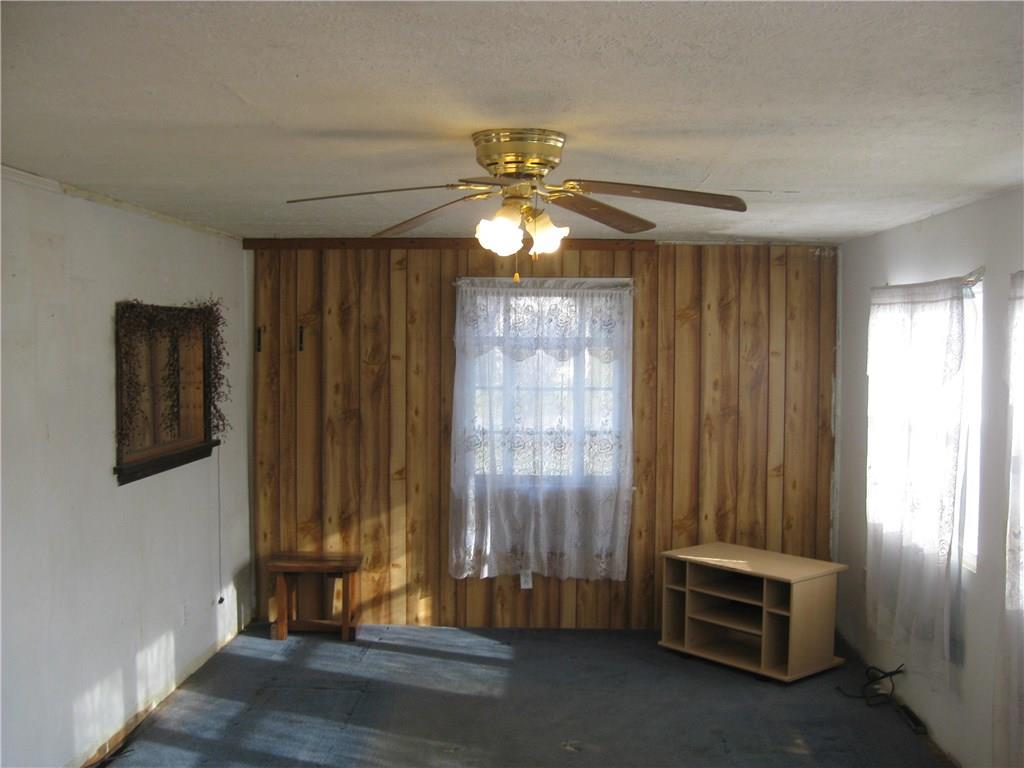 2713 Scrubgrass Road Grove City, PA 16127 - Photo 5 of 12 Living Room