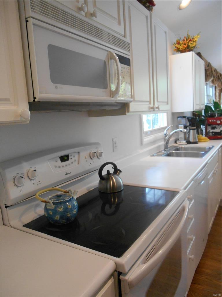 9550 Litzsinger Road Ladue, MO 63124 - Photo 5 of 12 Gallery Image 5