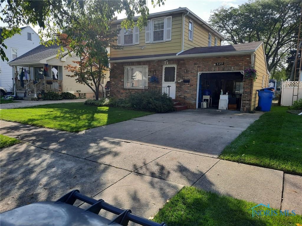 527 Waybridge Road Toledo, OH 43612 - Photo 2 of 33 Gallery Image 2