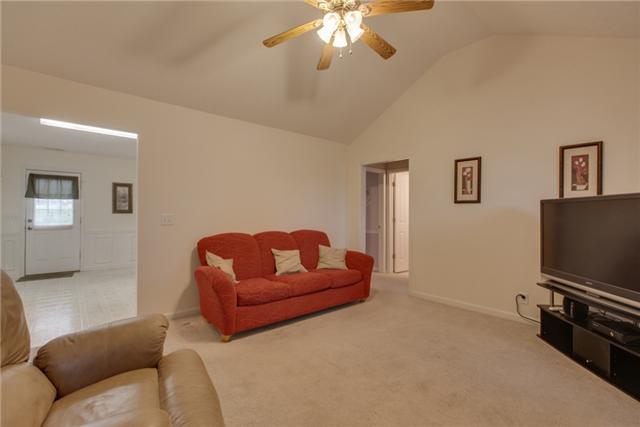709 Crescent Road Murfreesboro, TN 37128 - Photo 3 of 18 Another view of the great room