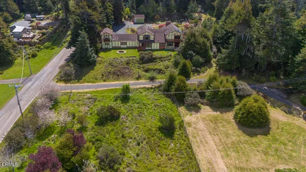 $1,575,000 | 33451 Little Valley Road, Fort Bragg, CA 95437