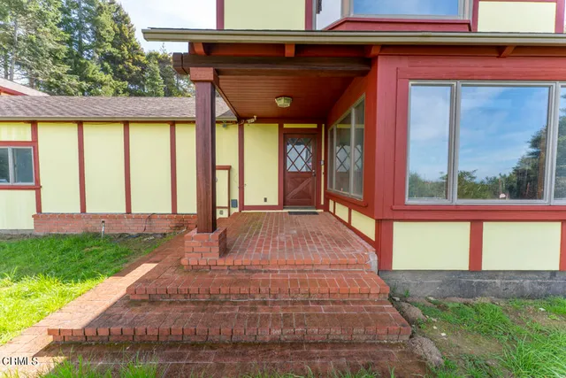 $1,675,000 | 33451 Little Valley Road, Fort Bragg, CA 95437