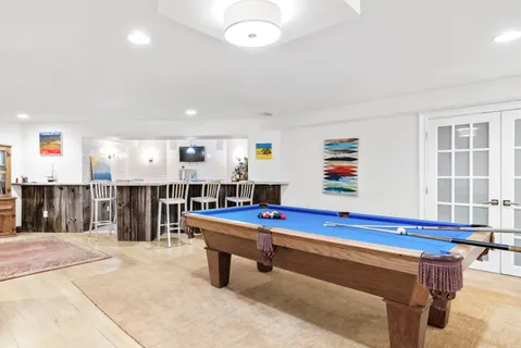 Undisclosed Address, Southampton, NY 11968