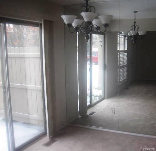210 Pine Tree Ridge Waterford, MI 48327 - Photo 8 of 15 diningroom.jpg