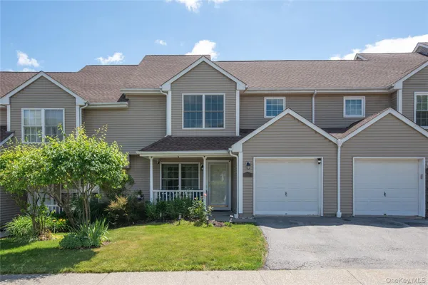 $549,999 | 114 Sparrow Ridge Road, Unit 22C, Carmel, NY 10512