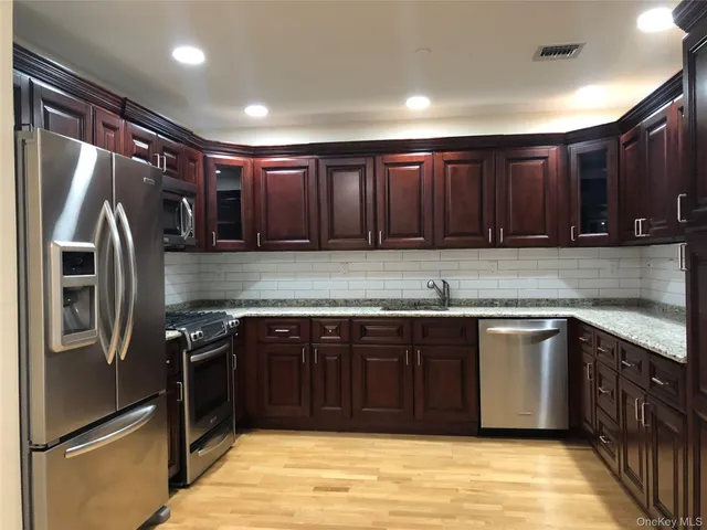 $3,375 | 147 Main Street, Unit 2H, Mineola, NY 11501