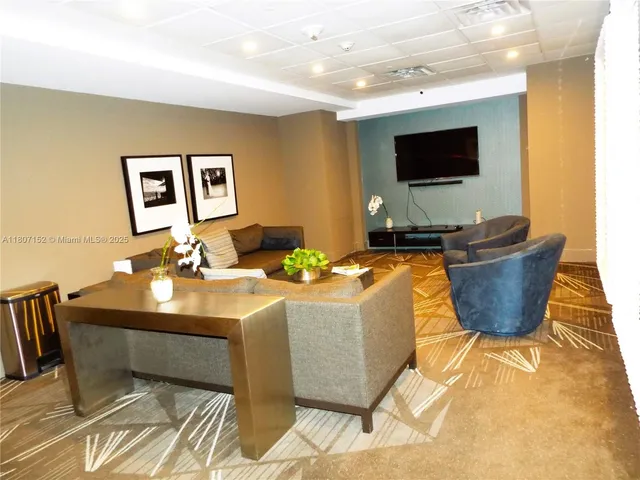 $680,000 | 5701 Collins Avenue, Unit 1619, Miami Beach, FL 33140