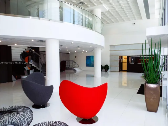 $680,000 | 5701 Collins Avenue, Unit 1619, Miami Beach, FL 33140