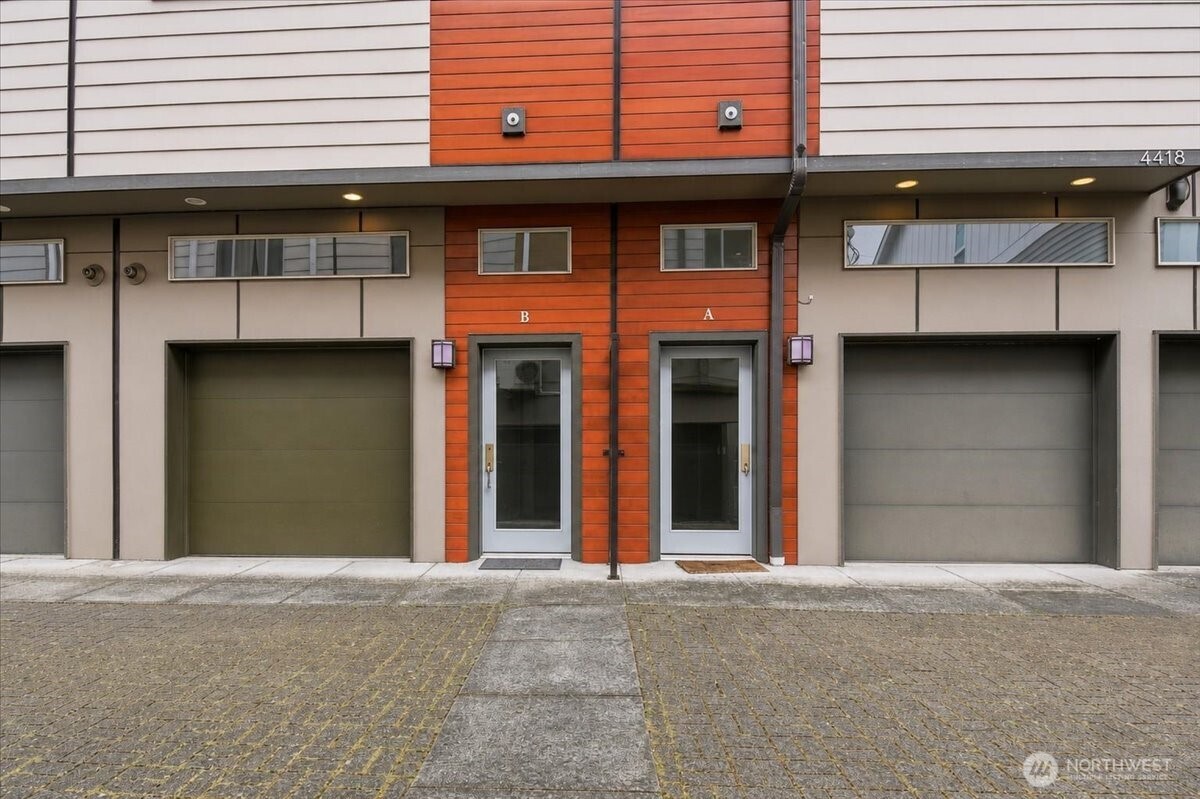 4418 Meridian Avenue North, Unit B Seattle, WA 98103 - Photo 20 of 22
