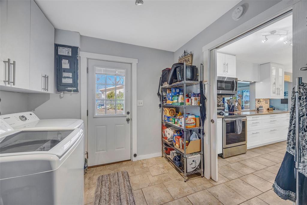 1225 Northeast 2nd Street Crystal River, FL 34429 - Photo 15 of 52