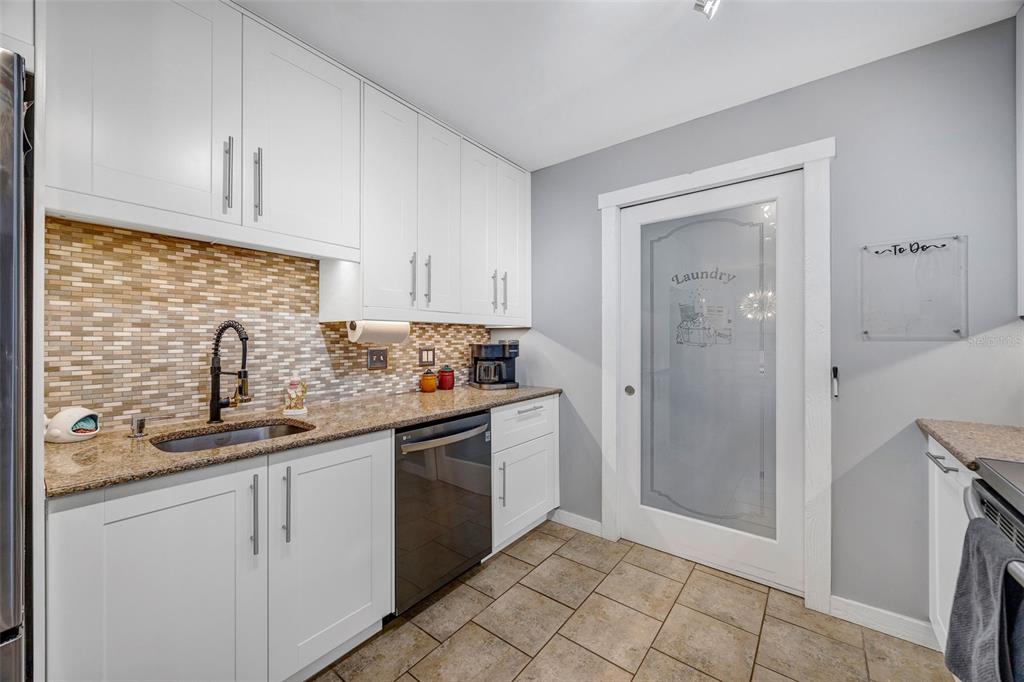 1225 Northeast 2nd Street Crystal River, FL 34429 - Photo 18 of 52